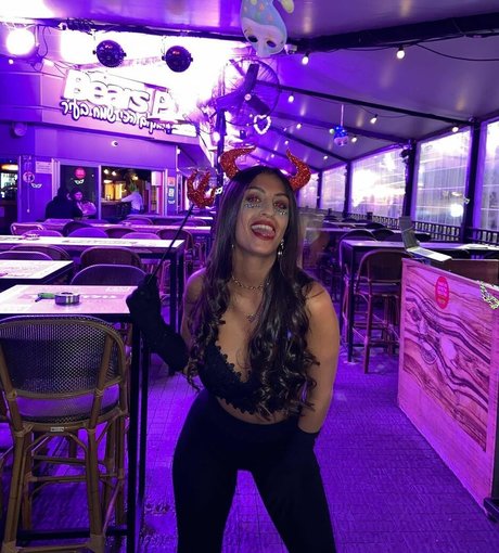 Naakte gelekte OnlyFans-foto van Shahar Halaf