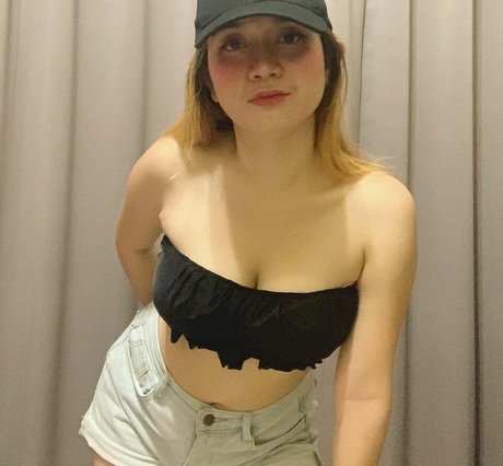 Naakte gelekte OnlyFans-foto van Erika Ramos