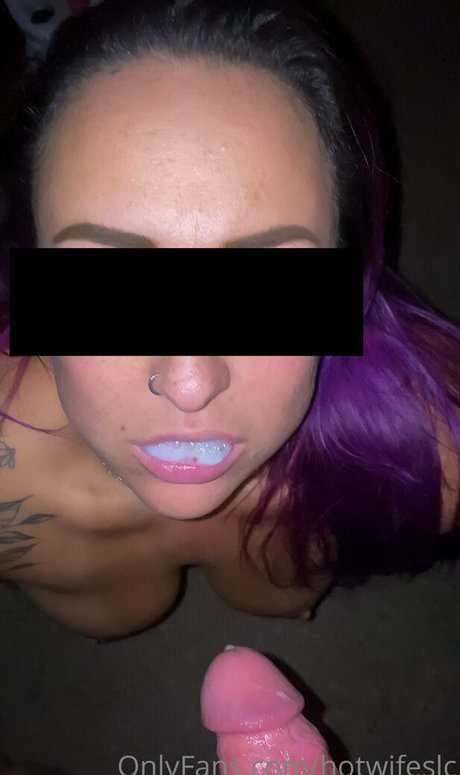 Naakte gelekte OnlyFans-foto van Hotwifeslc
