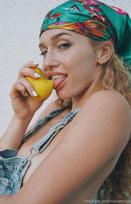 Naakte gelekte OnlyFans-foto van Soularouge