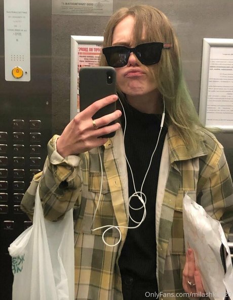 Naakte gelekte OnlyFans-foto van Milashka420