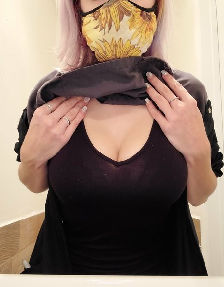 Naakte gelekte OnlyFans-foto van Lacywindsor