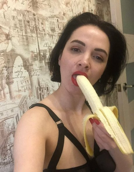 Naakte gelekte OnlyFans-foto van Berryrita