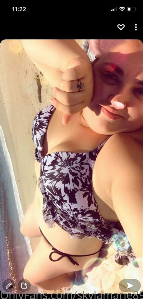 Naakte gelekte OnlyFans-foto van Skylamarie89