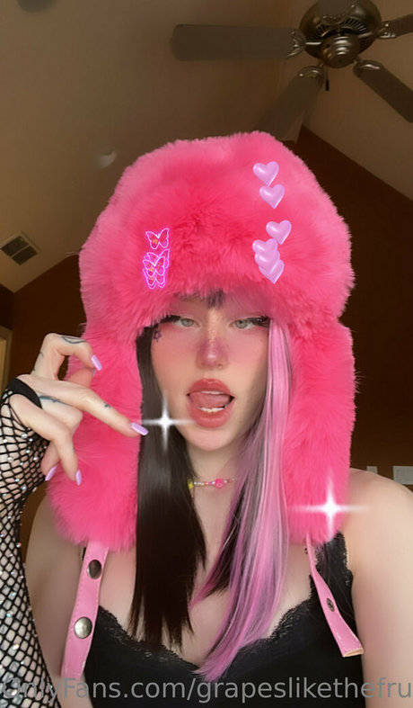 Naakte gelekte OnlyFans-foto van Grapeslikethefruit