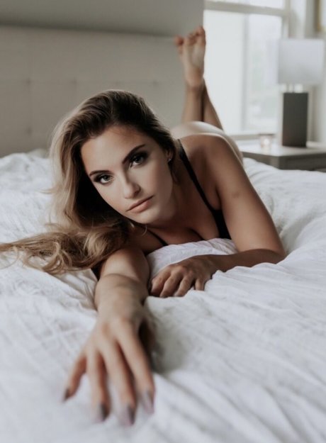 Naakte gelekte OnlyFans-foto van Heavenonearthbby