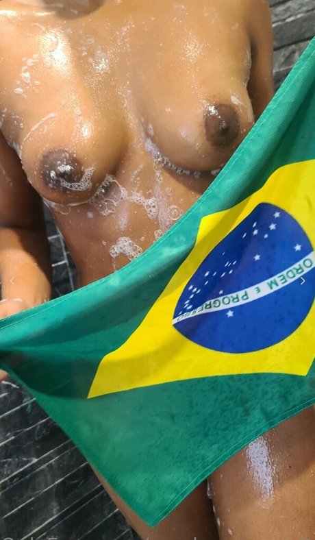 Naakte gelekte OnlyFans-foto van Mochamamacita