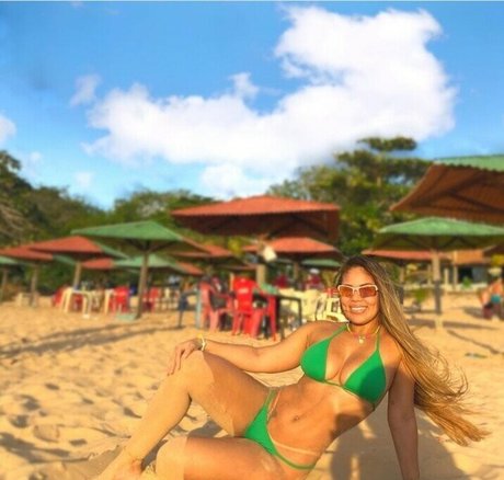 Naakte gelekte OnlyFans-foto van Geiciane Costa