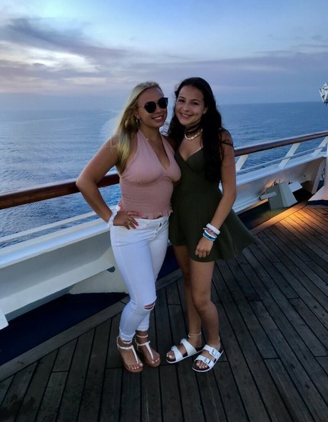 Naakte gelekte OnlyFans-foto van Alyssa K
