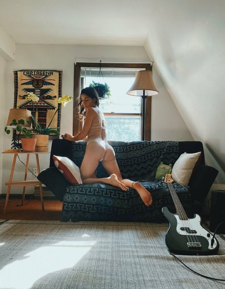 Naakte gelekte OnlyFans-foto van Thefriendzone