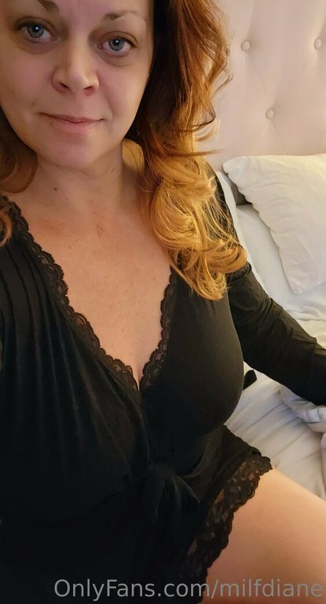 Naakte gelekte OnlyFans-foto van Milfdiane