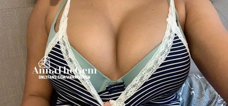 Naakte gelekte OnlyFans-foto van Annatv