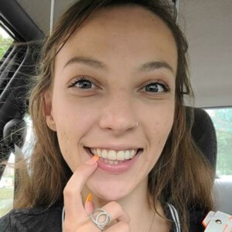 Naakte gelekte OnlyFans-foto van Myceliummother