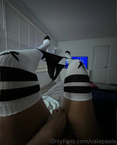 Naakte gelekte OnlyFans-foto van Valentina Paola