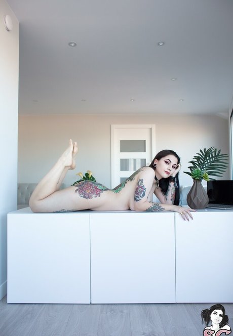 Naakte gelekte OnlyFans-foto van Douji