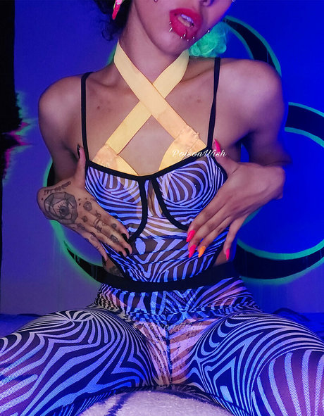 Naakte gelekte OnlyFans-foto van Poisonwish