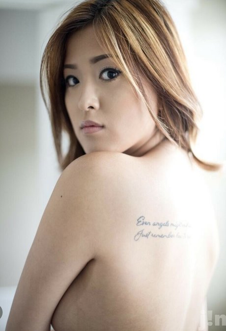 Naakte gelekte OnlyFans-foto van Terri Tran