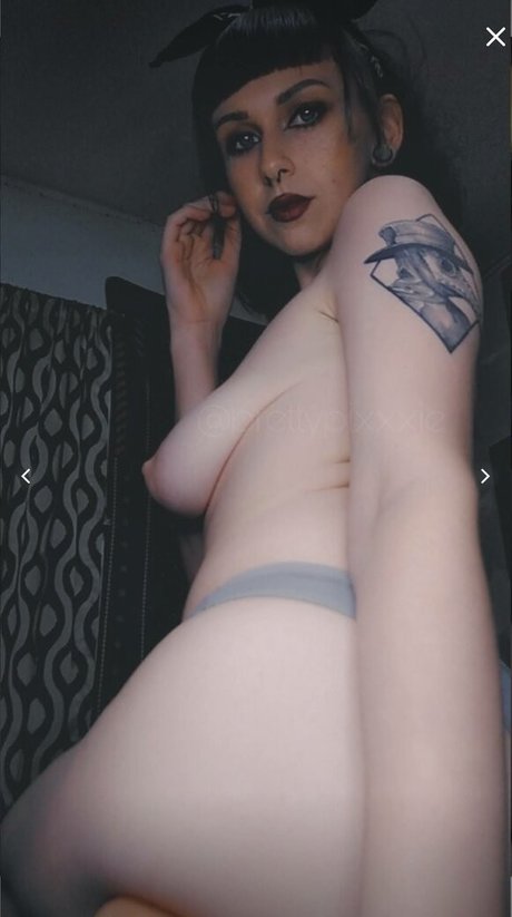 Naakte gelekte OnlyFans-foto van Prettypixxxie