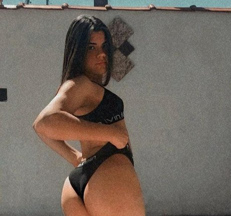 Naakte gelekte OnlyFans-foto van Ezabela Andrade