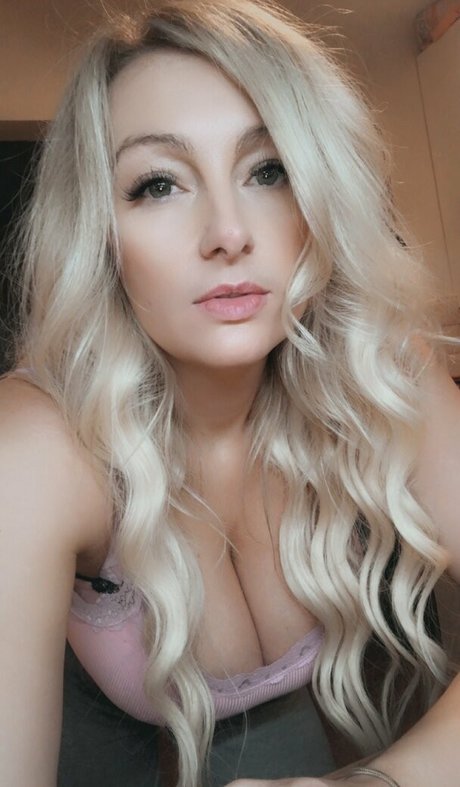 Naakte gelekte OnlyFans-foto van Juicylucie89xxx