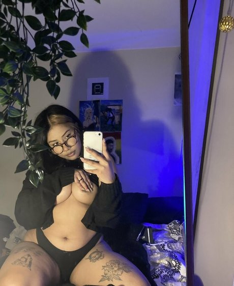 Naakte gelekte OnlyFans-foto van Femmedemon