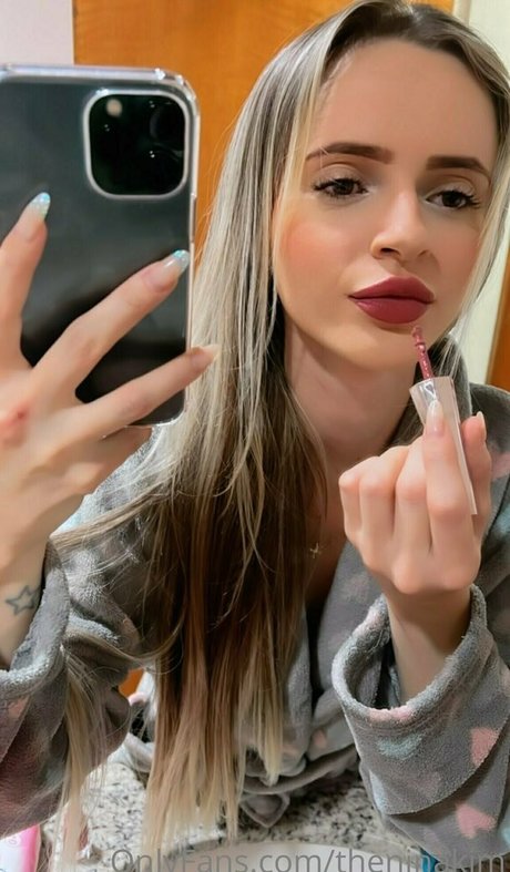 Naakte gelekte OnlyFans-foto van Theninakim