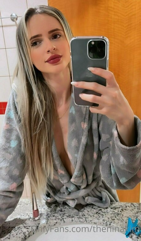 Naakte gelekte OnlyFans-foto van Theninakim