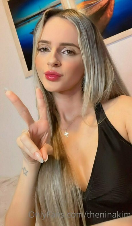 Naakte gelekte OnlyFans-foto van Theninakim