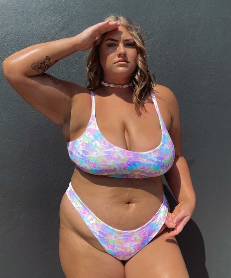 Naakte gelekte OnlyFans-foto van Chynna