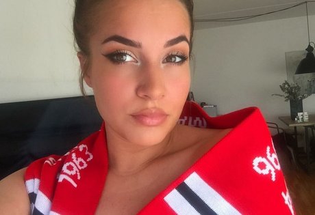 Naakte gelekte OnlyFans-foto van Katrina Maria