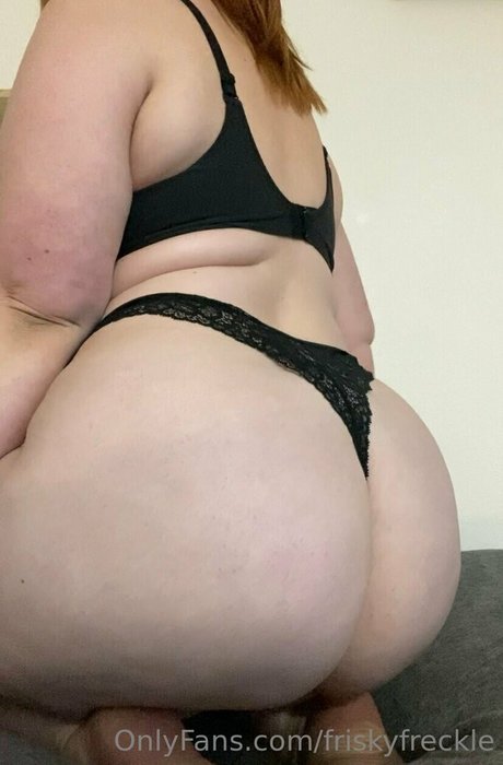 Naakte gelekte OnlyFans-foto van Friskyfreckle