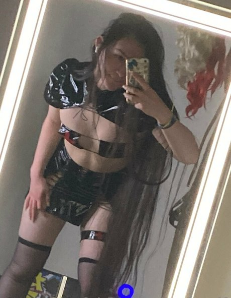 Naakte gelekte OnlyFans-foto van Momome03