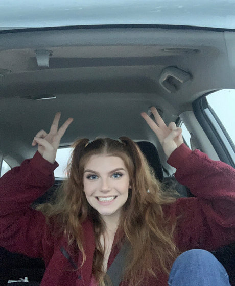 Sexyredinbedfree