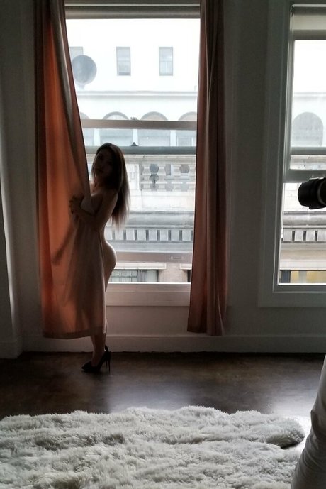 Naakte gelekte OnlyFans-foto van Barbieddoll