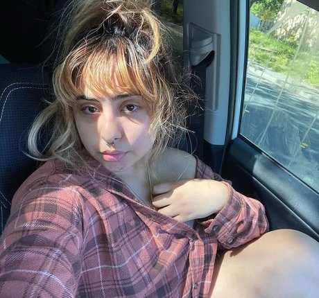 Naakte gelekte OnlyFans-foto van Secretlifeofstephhh