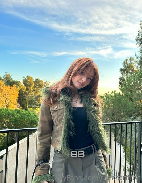 Naakte gelekte OnlyFans-foto van Renatarifree