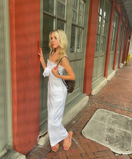 Naakte gelekte OnlyFans-foto van Jenna Davis