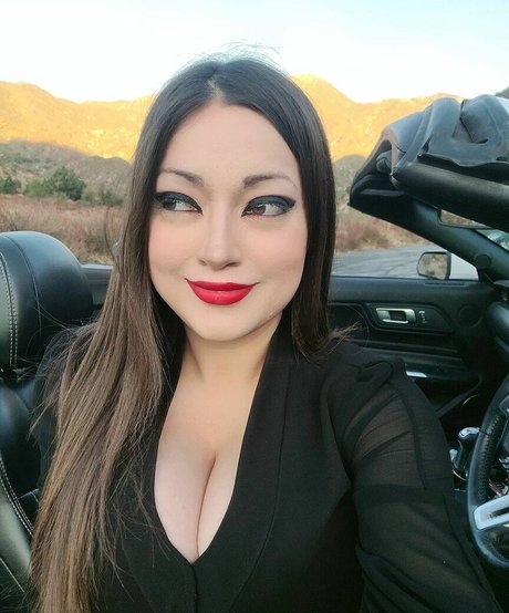 Naakte gelekte OnlyFans-foto van Cosplaybani