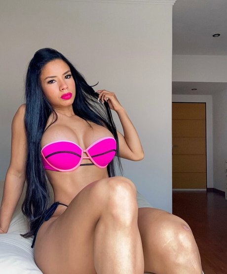 Naakte gelekte OnlyFans-foto van Alejandra Vidal