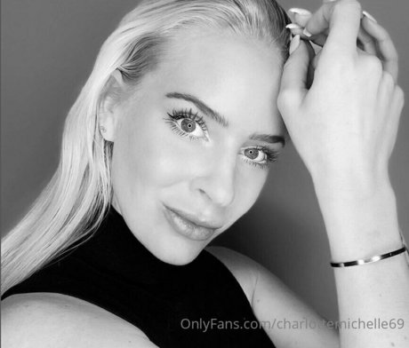 Naakte gelekte OnlyFans-foto van Charlottemichelle69