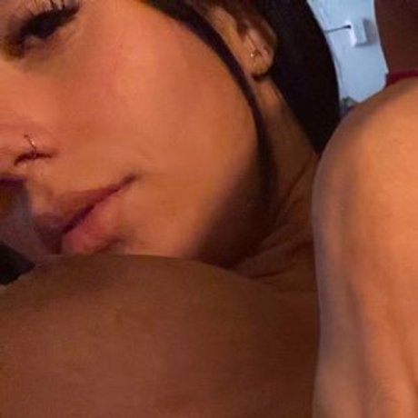 Naakte gelekte OnlyFans-foto van Notyans