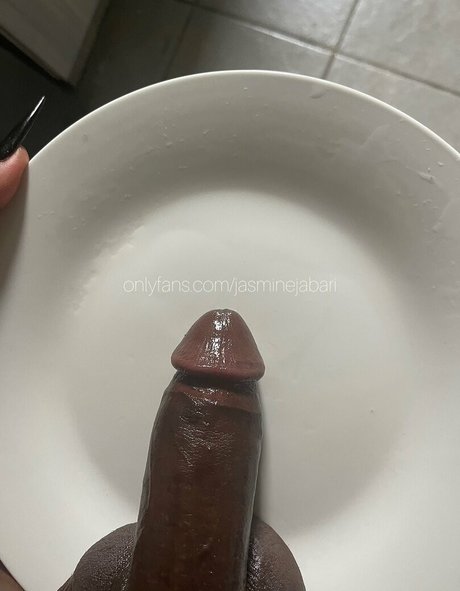 Naakte gelekte OnlyFans-foto van Jasminejabari