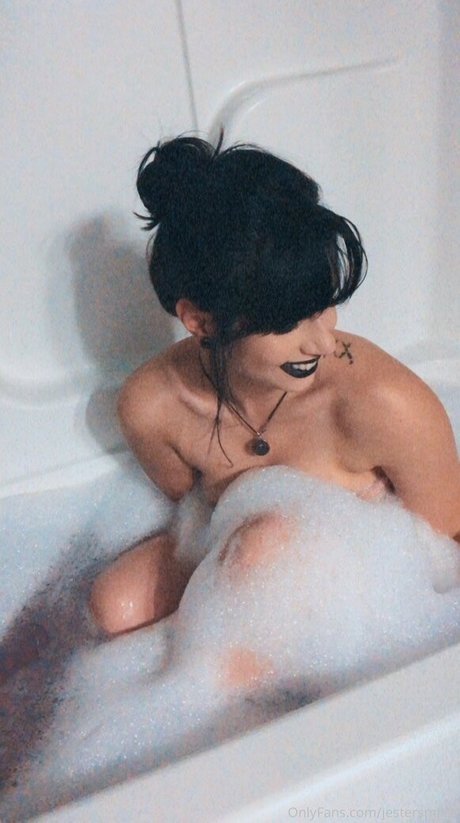 Naakte gelekte OnlyFans-foto van Jestersmiles