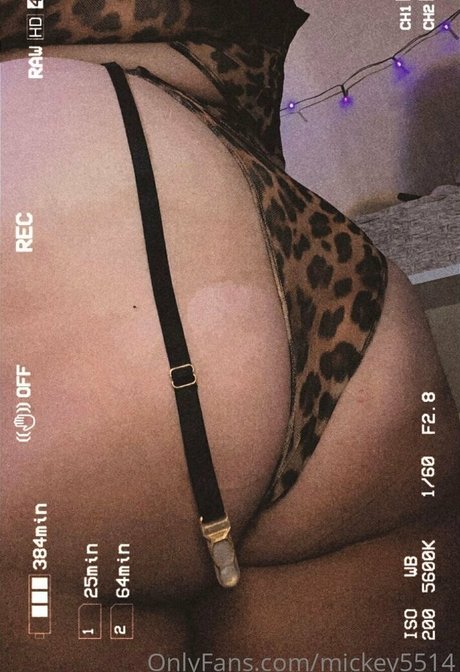 Naakte gelekte OnlyFans-foto van Mickey55