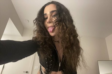 Naakte gelekte OnlyFans-foto van Goddesszariaxx