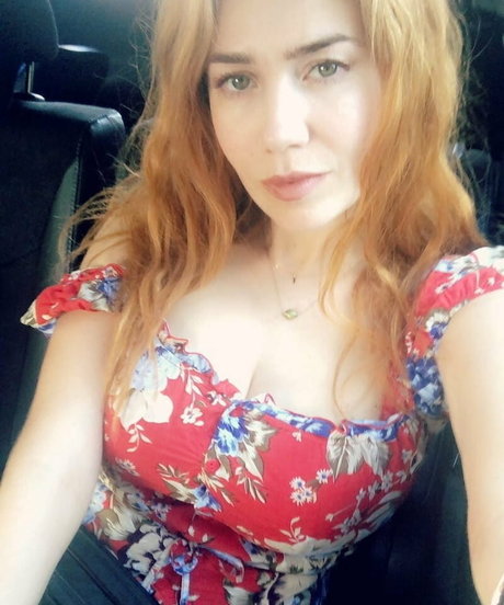Naakte gelekte OnlyFans-foto van Palina Rojinski