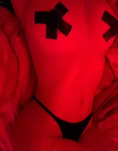 Naakte gelekte OnlyFans-foto van Akiraaaa420