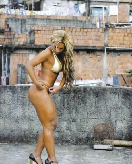 Naakte gelekte OnlyFans-foto van Valeska Popozuda