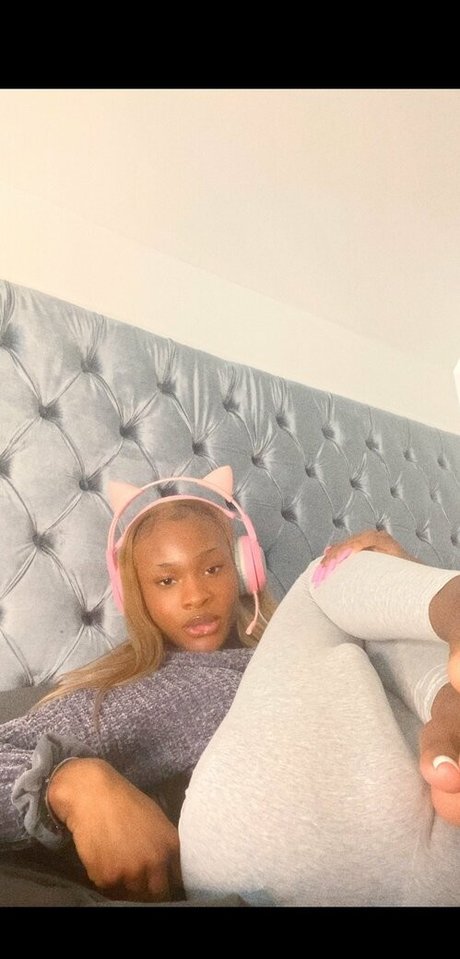 Naakte gelekte OnlyFans-foto van Milandior3
