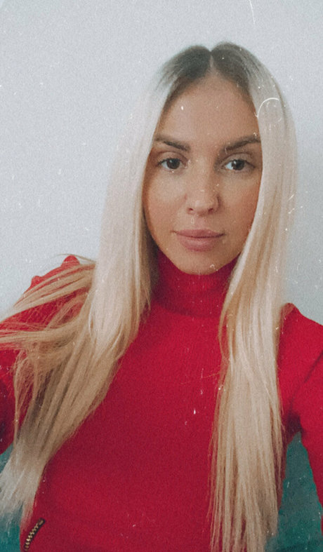 Naakte gelekte OnlyFans-foto van Tonnia